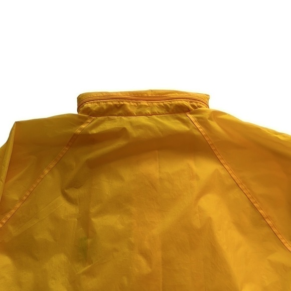 Packable Wind Breaker - Size Medium - Picture 8 of 14
